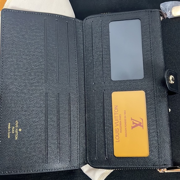 Designer Inspired Clutch Wristlet Wallet - Picture 4 of 8